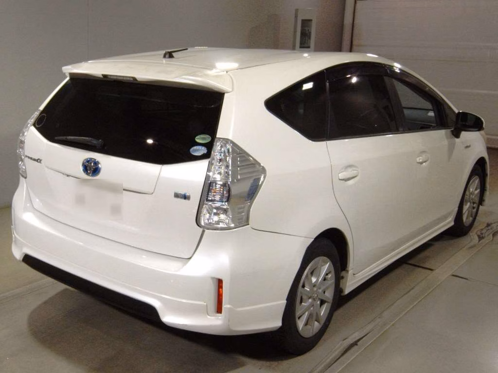 TOYOTA PRIUS ALPHA