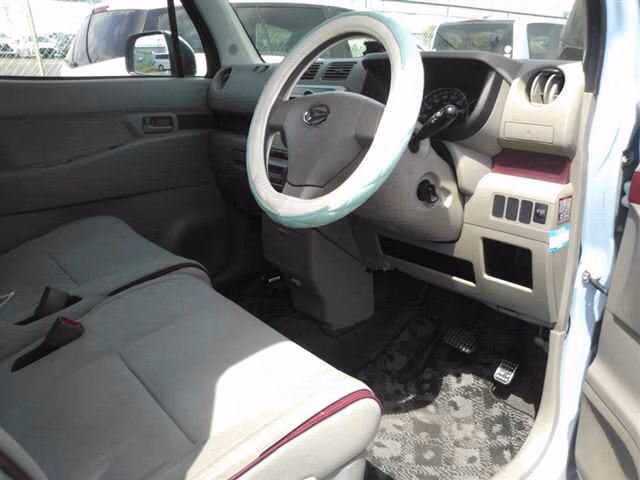 DAIHATSU MOVE CONTE