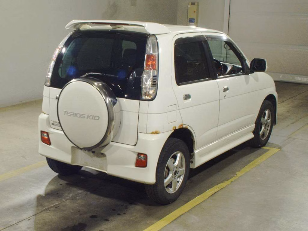 DAIHATSU TERIOS KID
