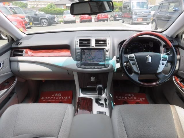 TOYOTA CROWN