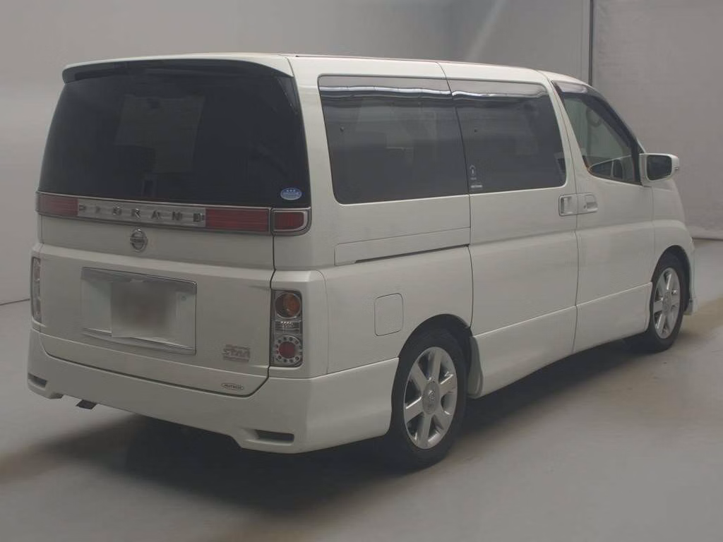 NISSAN ELGRAND