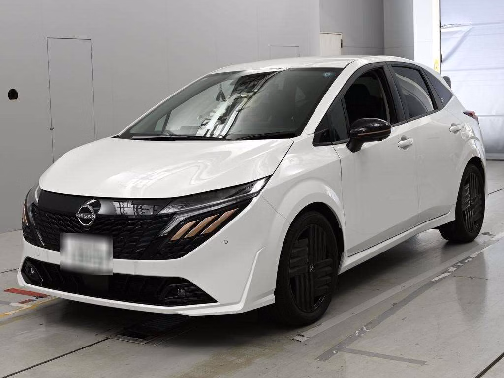 NISSAN AURA