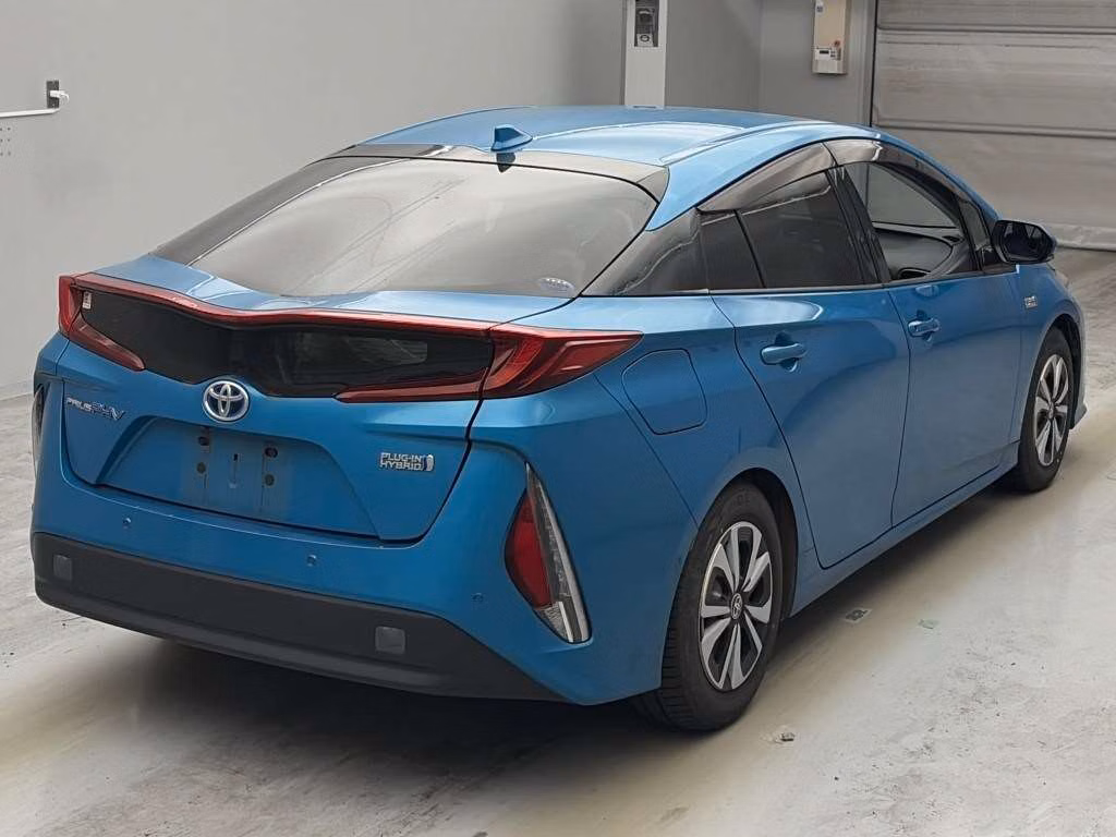 TOYOTA PRIUS PHV