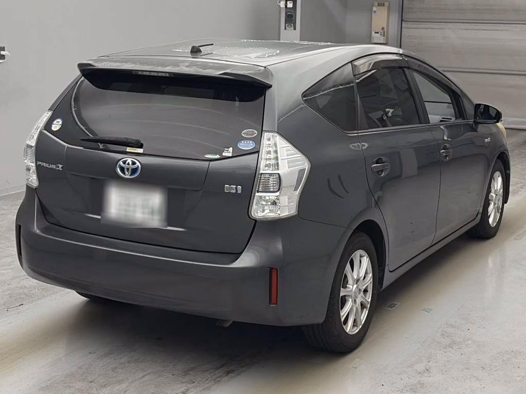 TOYOTA PRIUS ALPHA