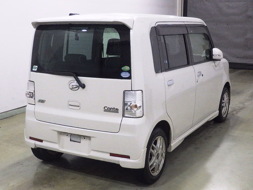 DAIHATSU MOVE CONTE
