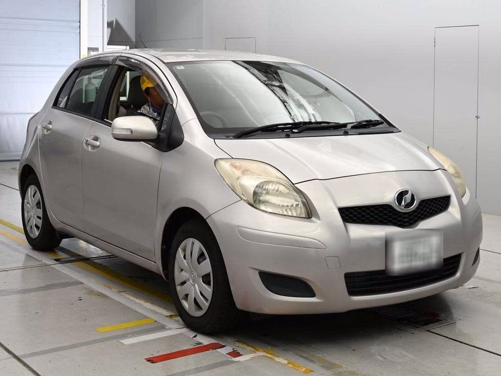 TOYOTA VITZ