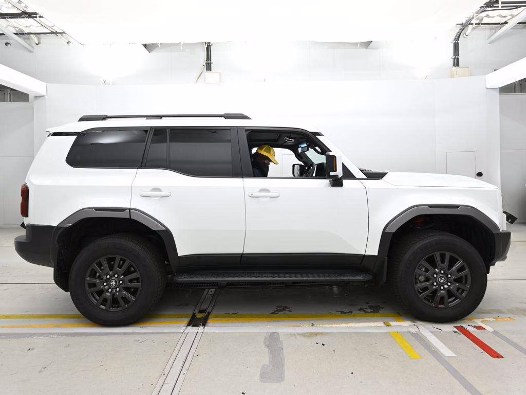 TOYOTA LAND CRUISER PRADO