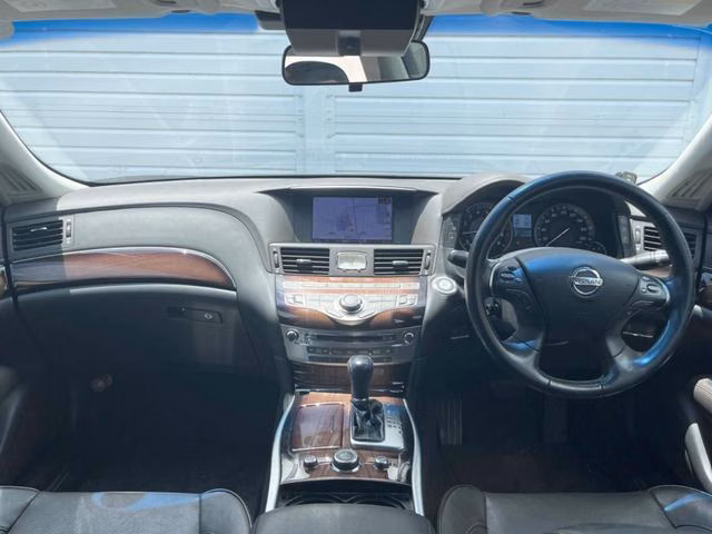 NISSAN FUGA