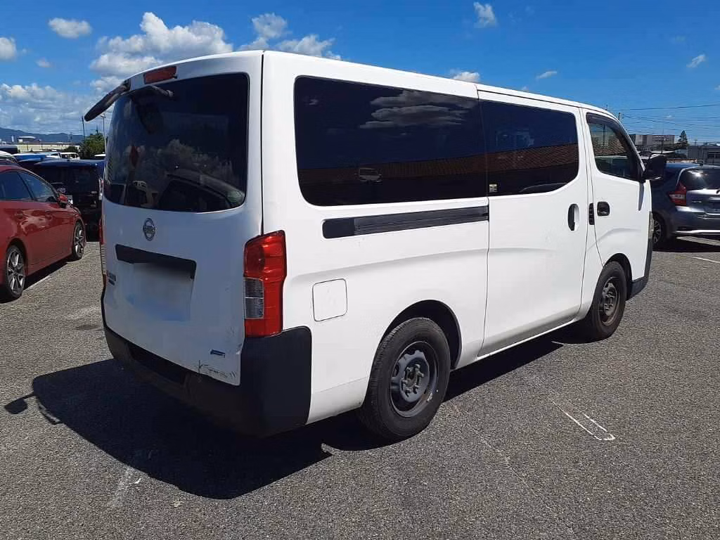 NISSAN NV350 CARAVAN
