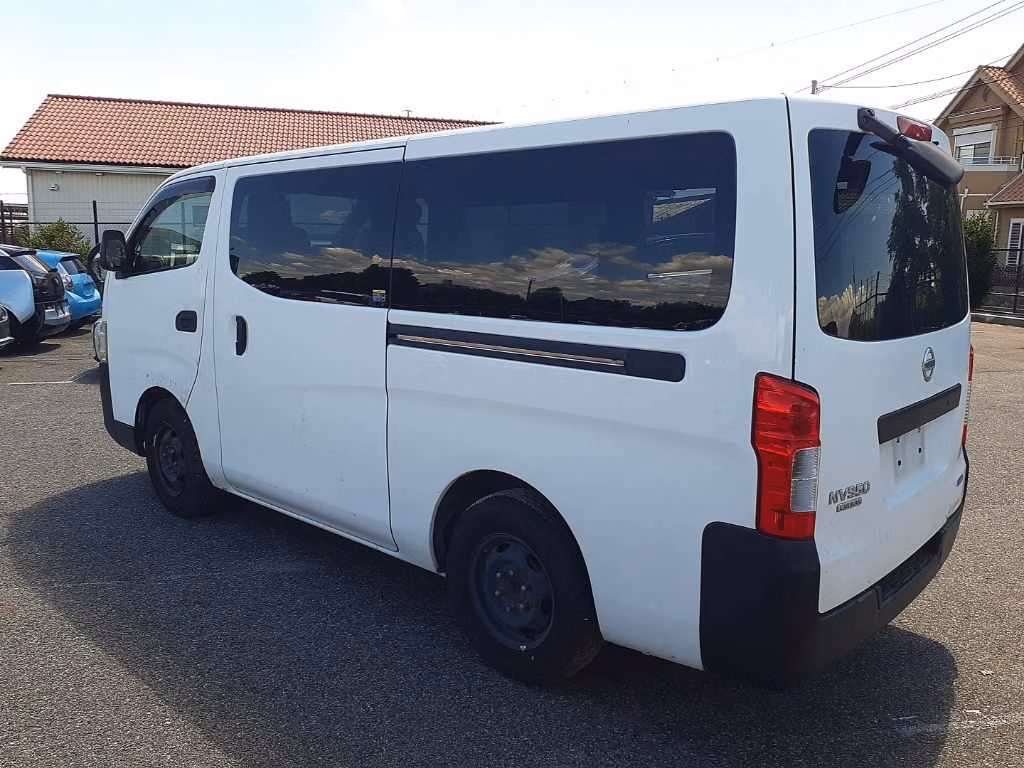 NISSAN NV350 CARAVAN