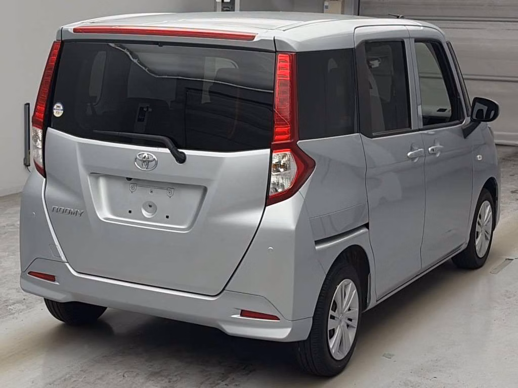 TOYOTA ROOMY