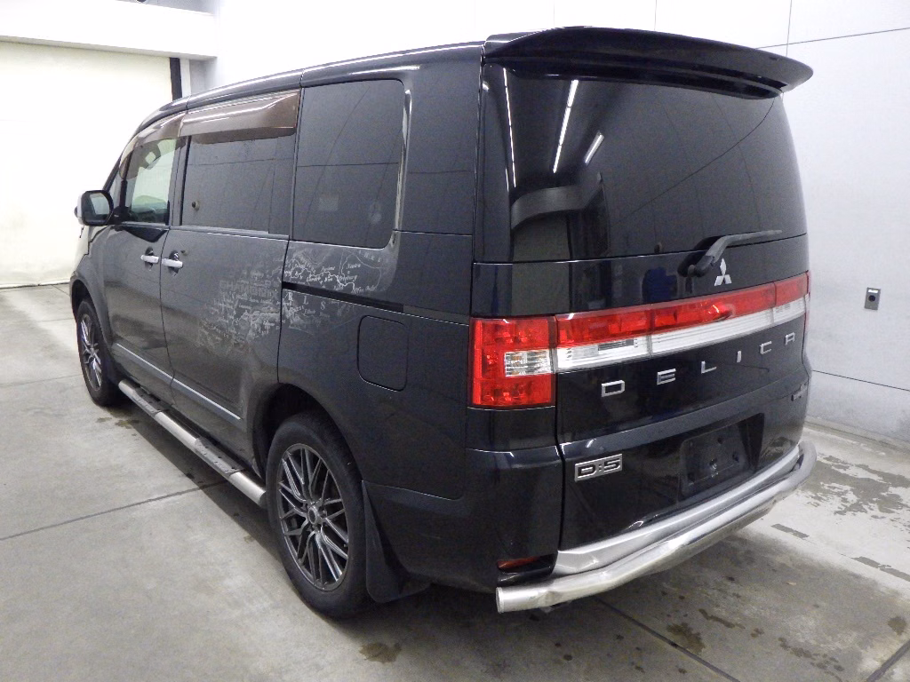 MITSUBISHI DELICA D:5