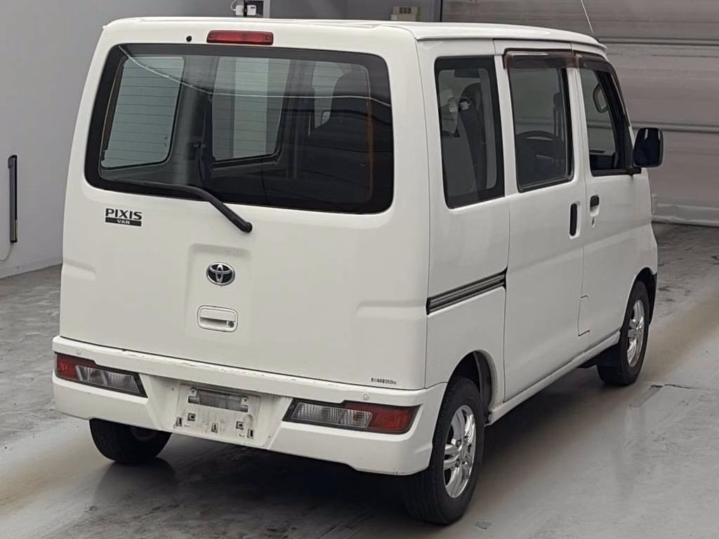 TOYOTA PIXIS VAN