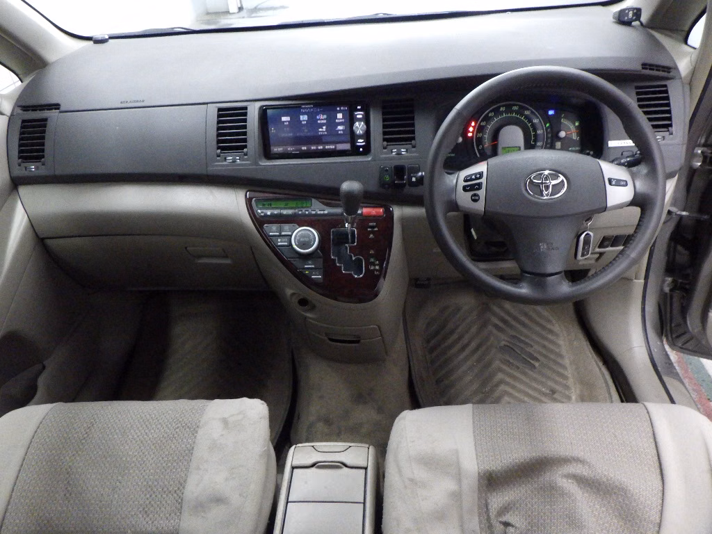 TOYOTA ISIS