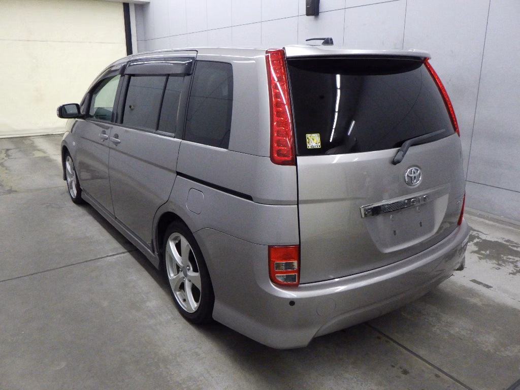TOYOTA ISIS