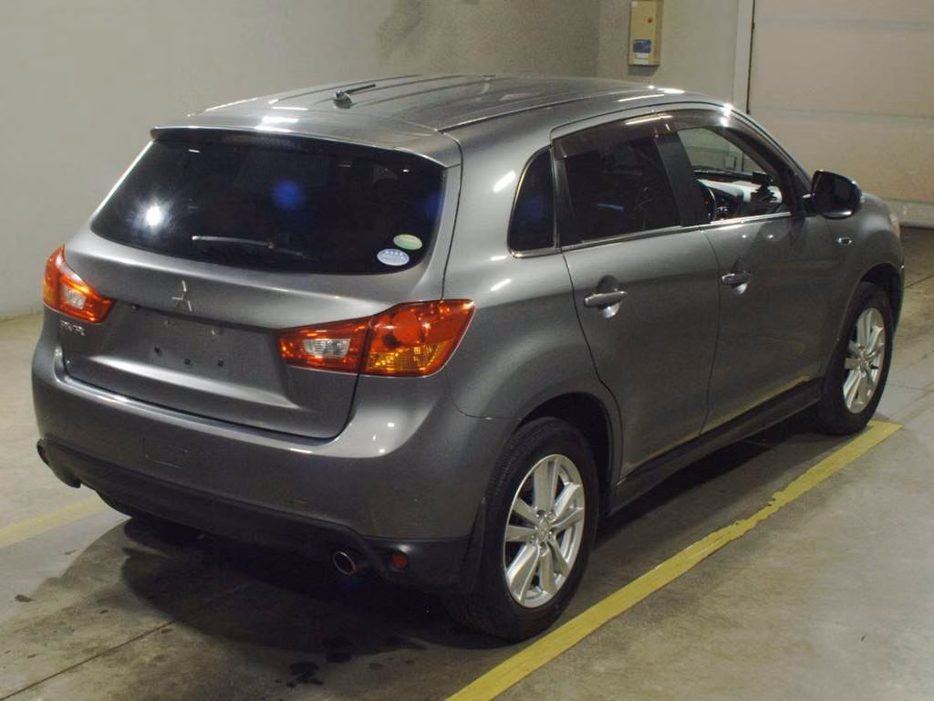 MITSUBISHI RVR