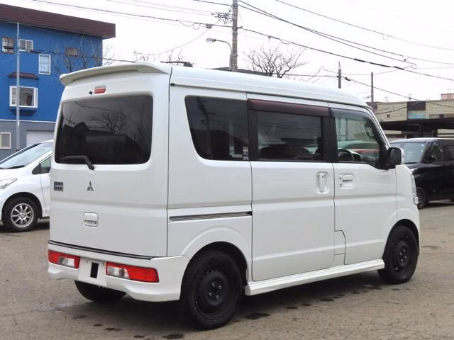 MITSUBISHI TOWN BOX