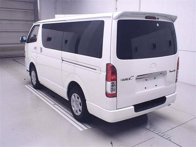 TOYOTA REGIUS ACE