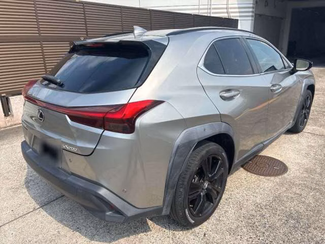 LEXUS UX200