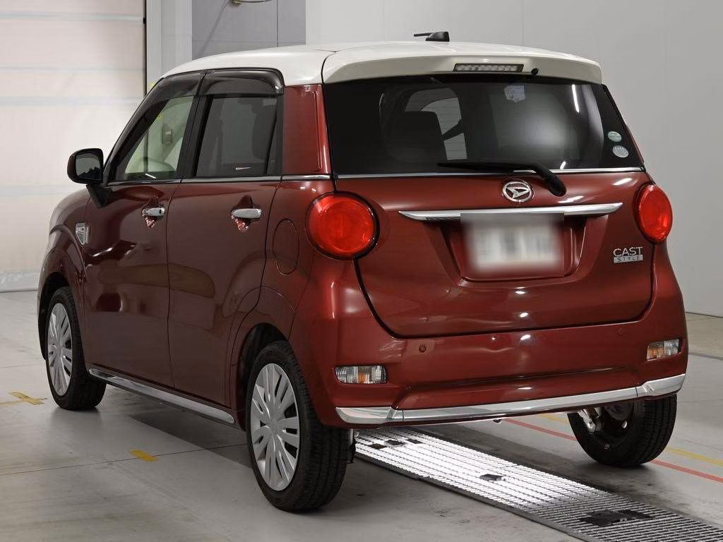 DAIHATSU CAST