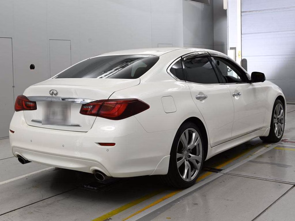 NISSAN FUGA