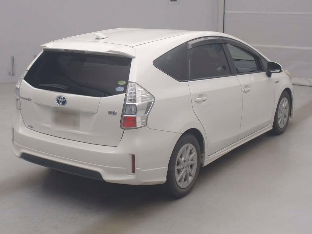 TOYOTA PRIUS ALPHA