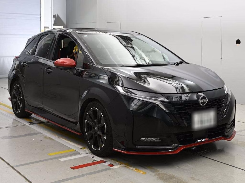 NISSAN AURA