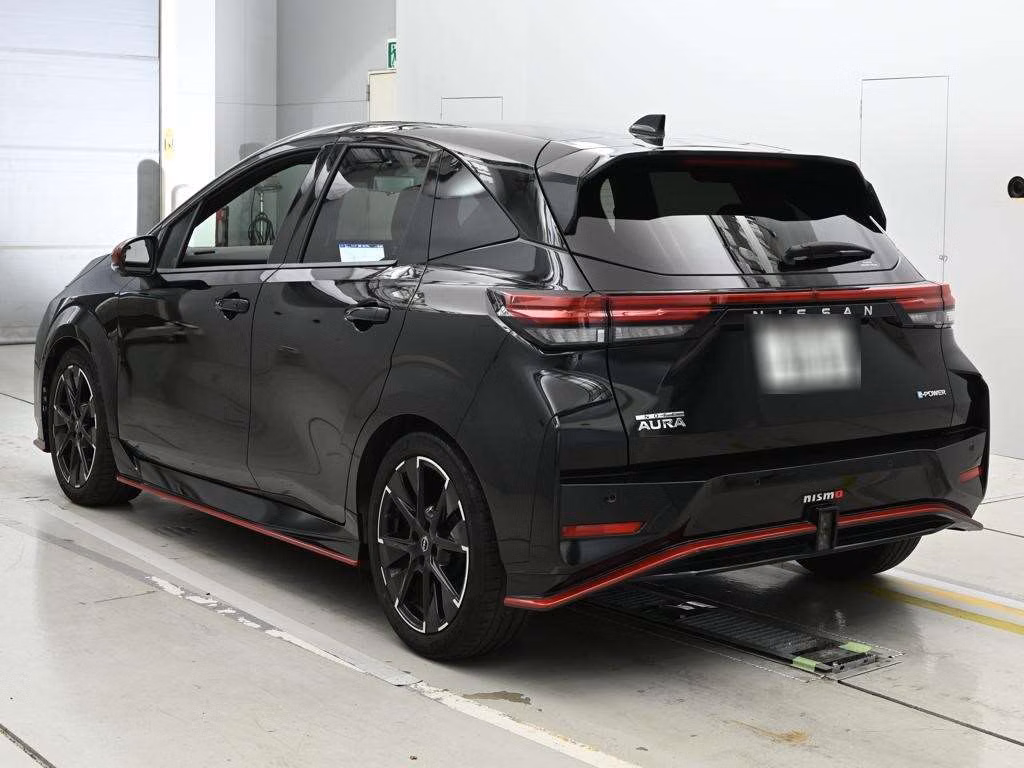 NISSAN AURA