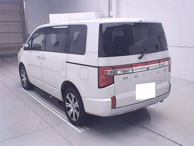 MITSUBISHI DELICA D:5
