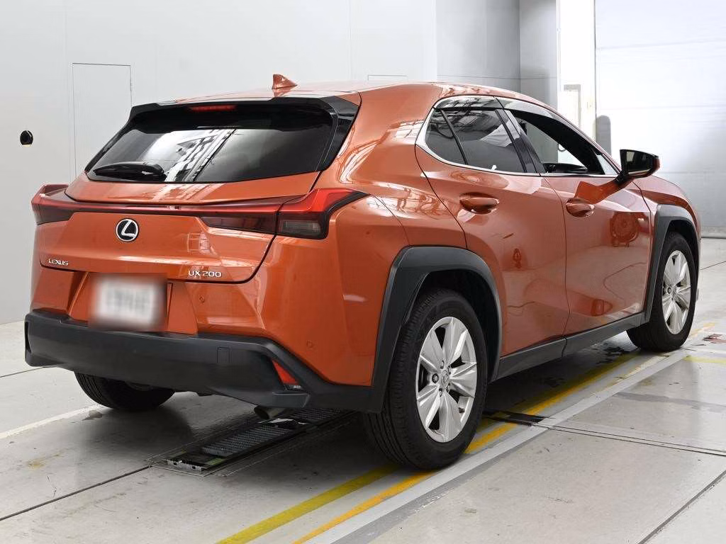 LEXUS UX200