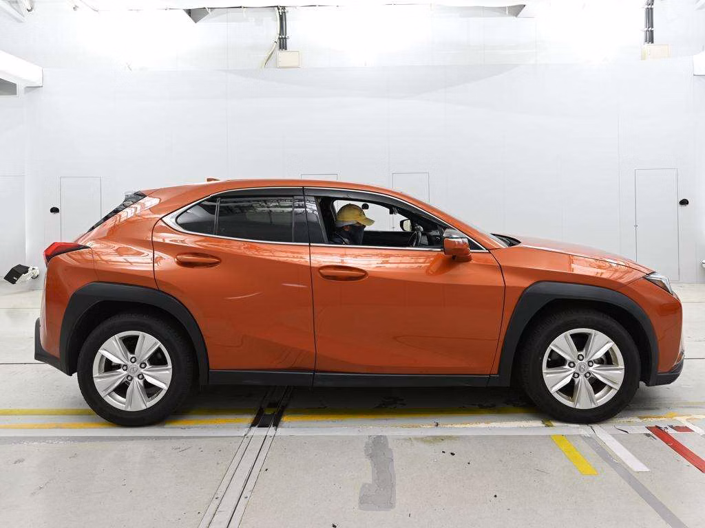 LEXUS UX200