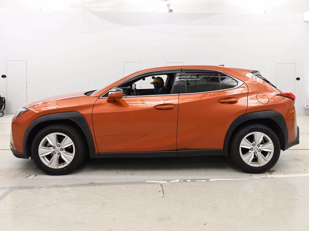 LEXUS UX200