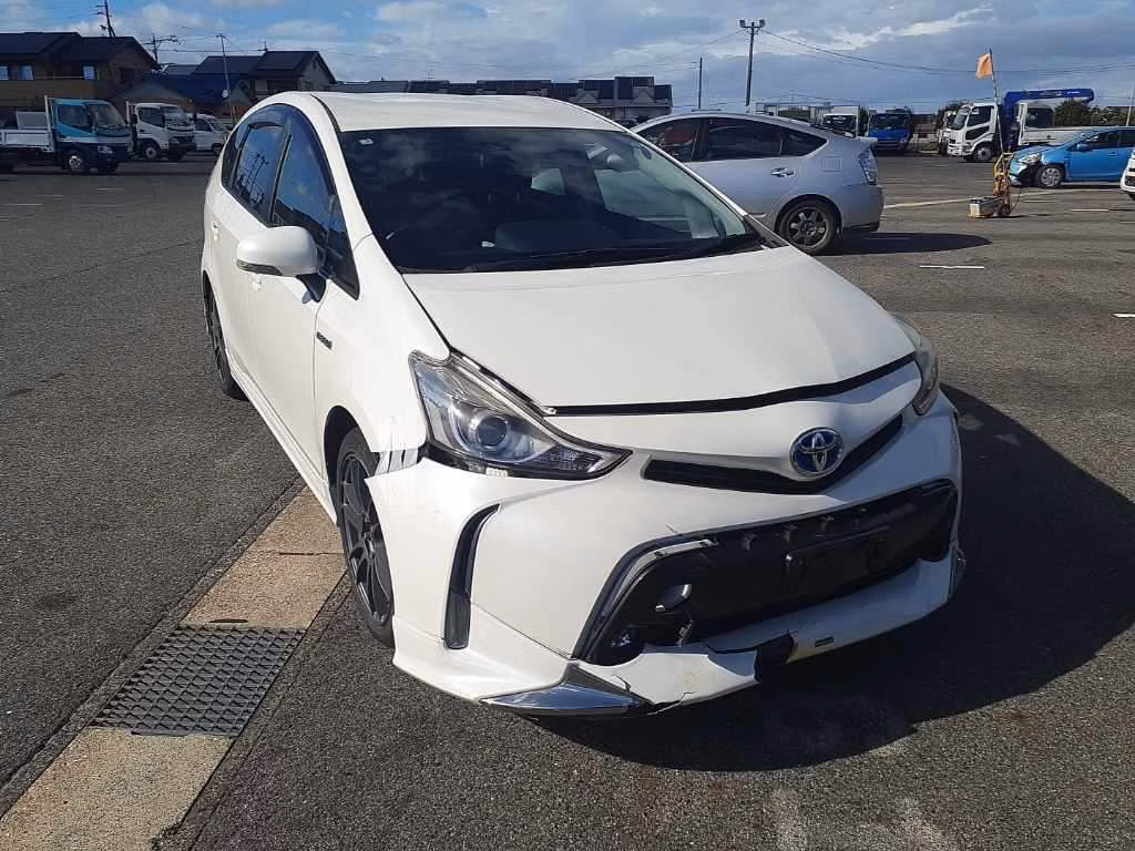 TOYOTA PRIUS ALPHA