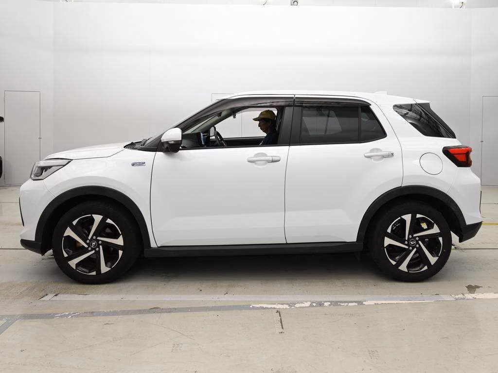 DAIHATSU ROCKY