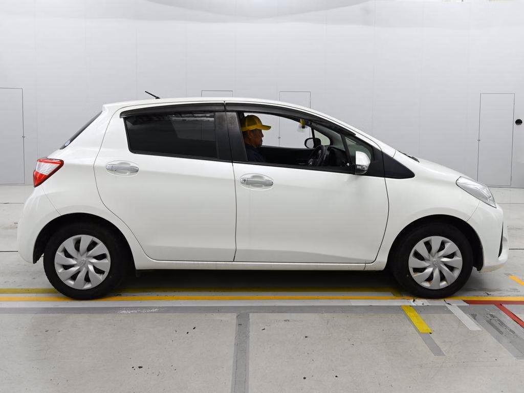 TOYOTA VITZ