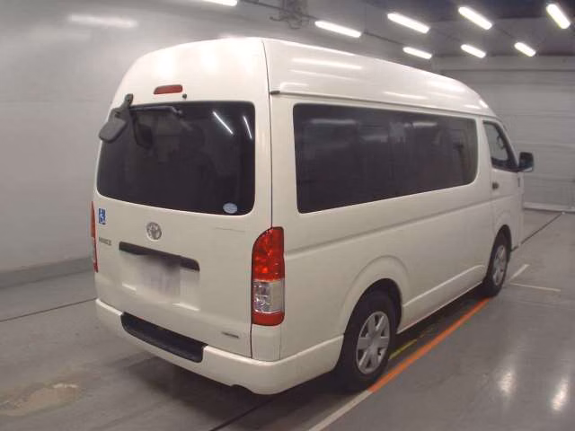 TOYOTA REGIUS ACE