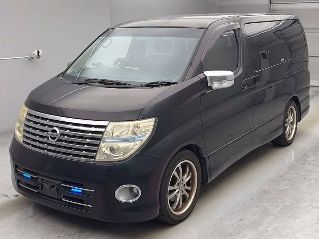 NISSAN ELGRAND