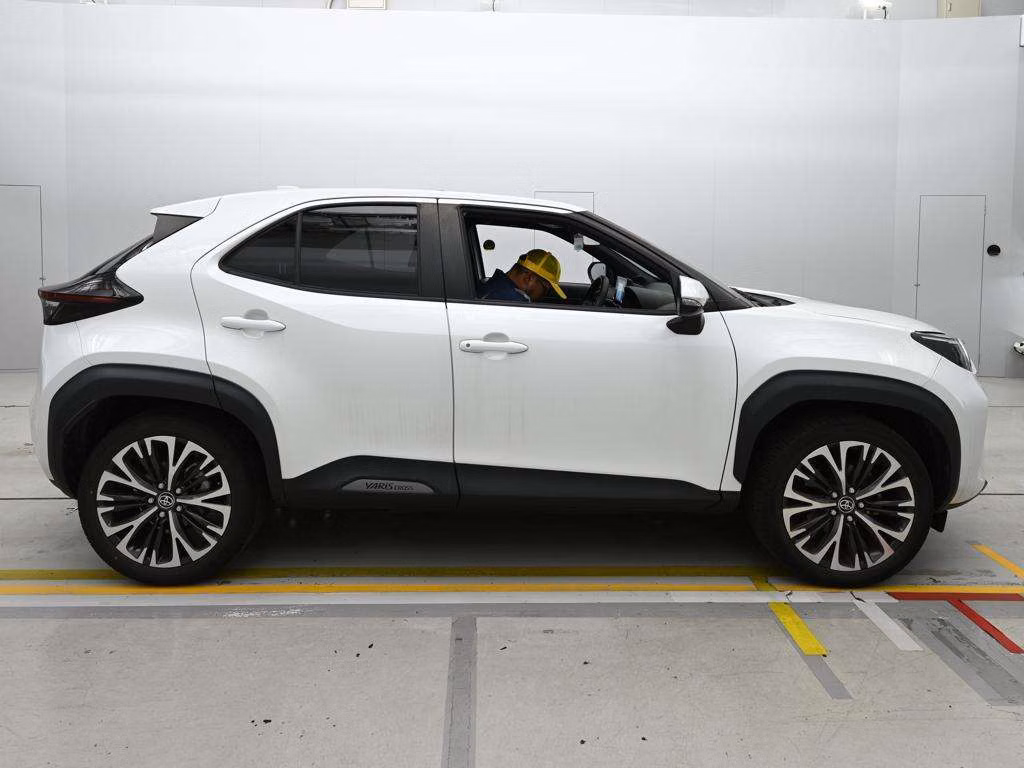 TOYOTA YARIS CROSS