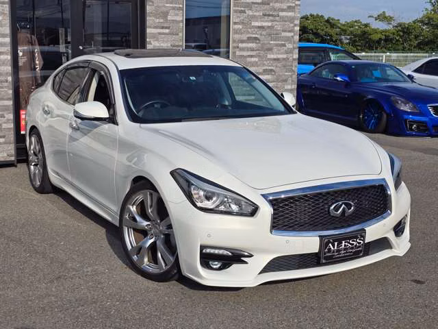 NISSAN FUGA