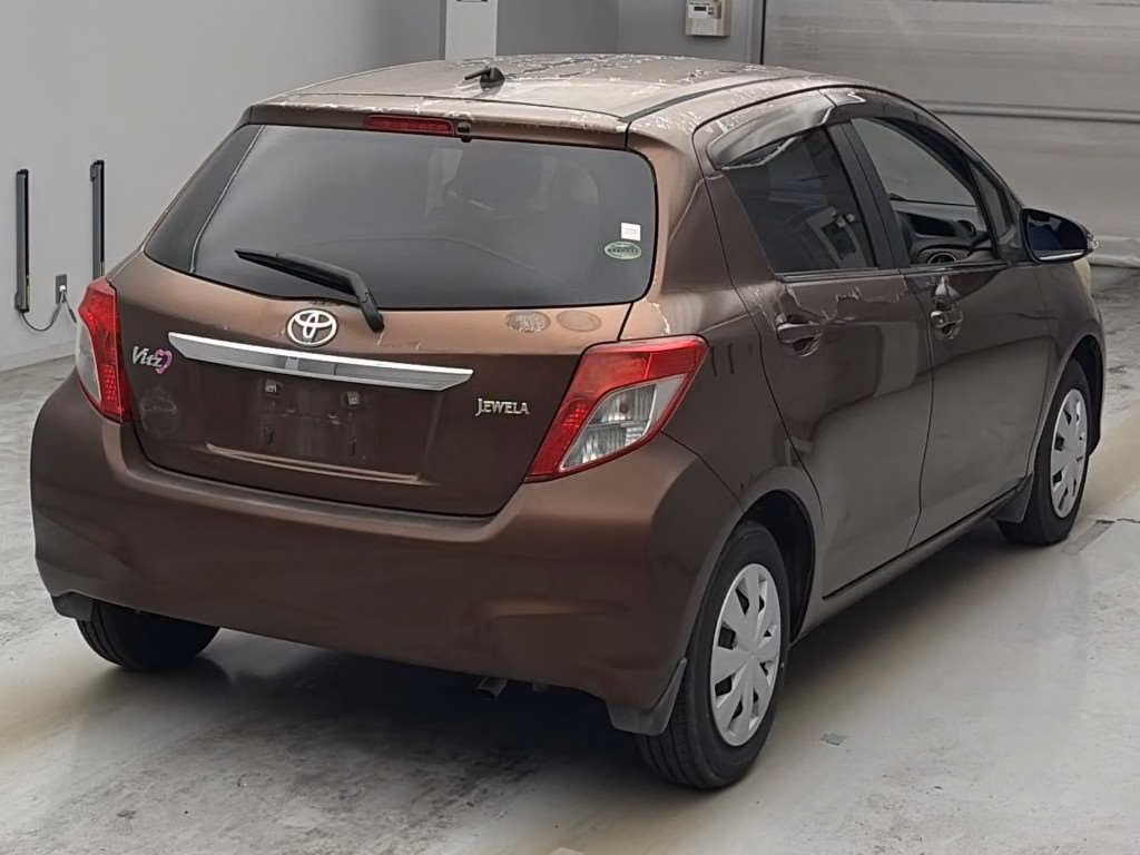 TOYOTA VITZ