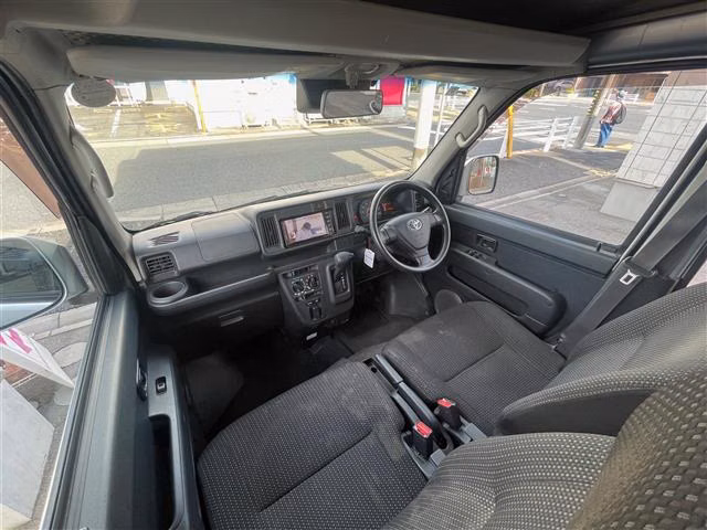 TOYOTA PIXIS VAN