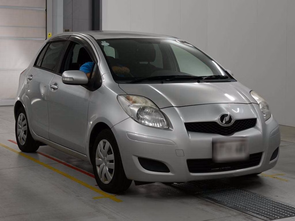 TOYOTA VITZ