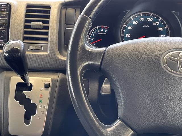 TOYOTA REGIUS ACE