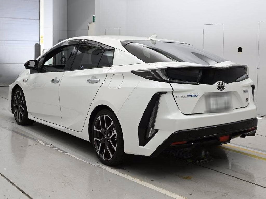 TOYOTA PRIUS PHV