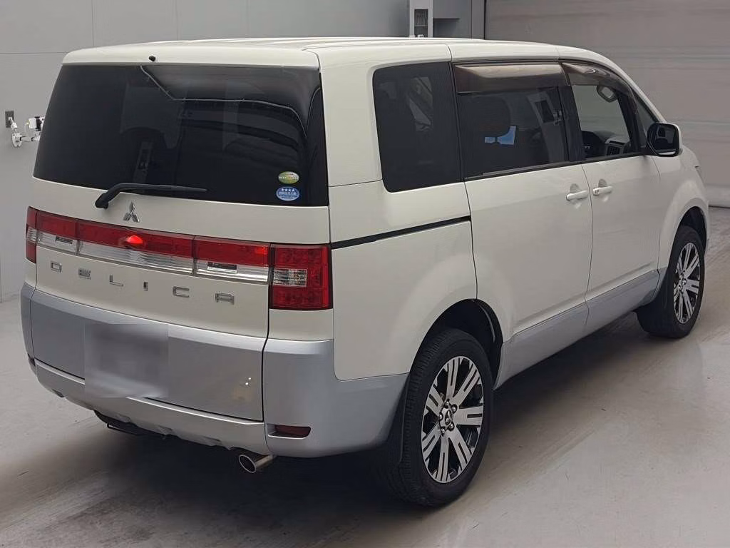 MITSUBISHI DELICA D:5