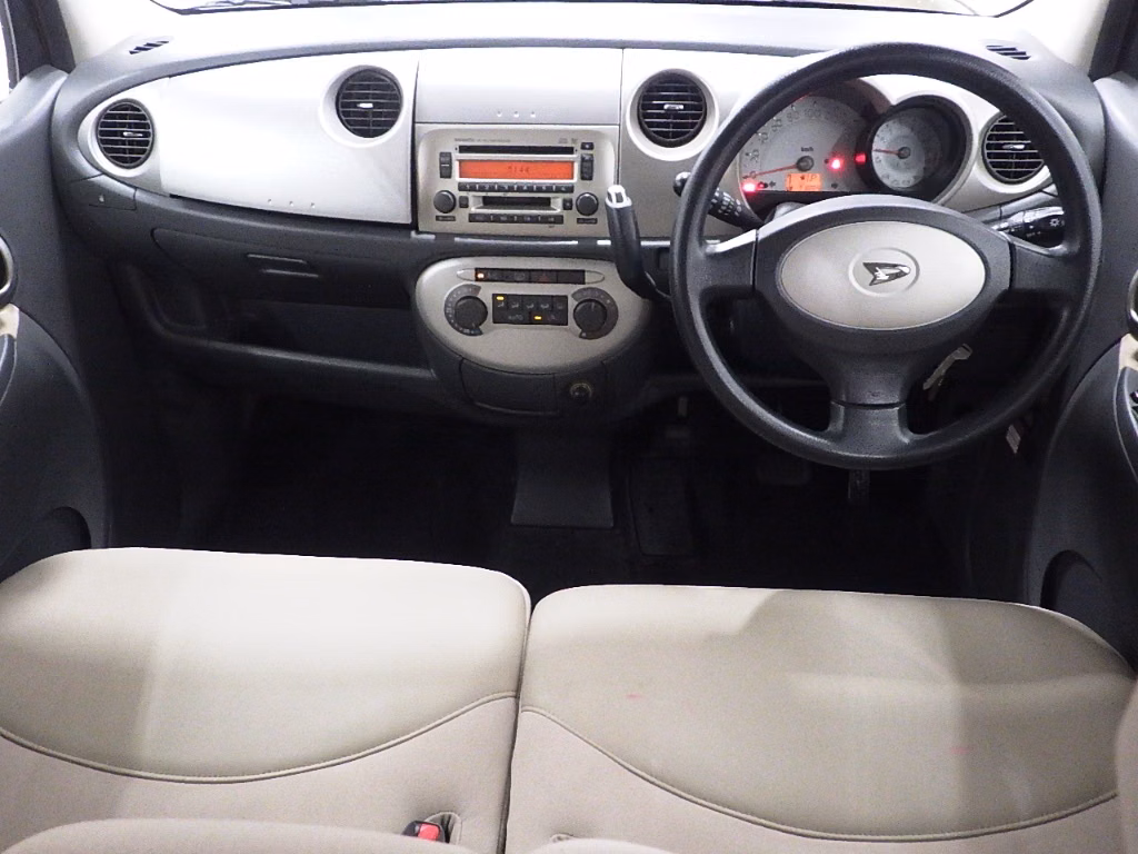 DAIHATSU MOVE LATTE