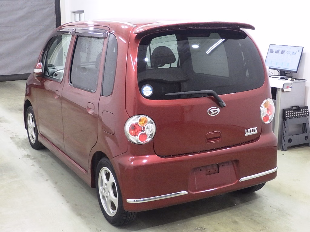 DAIHATSU MOVE LATTE