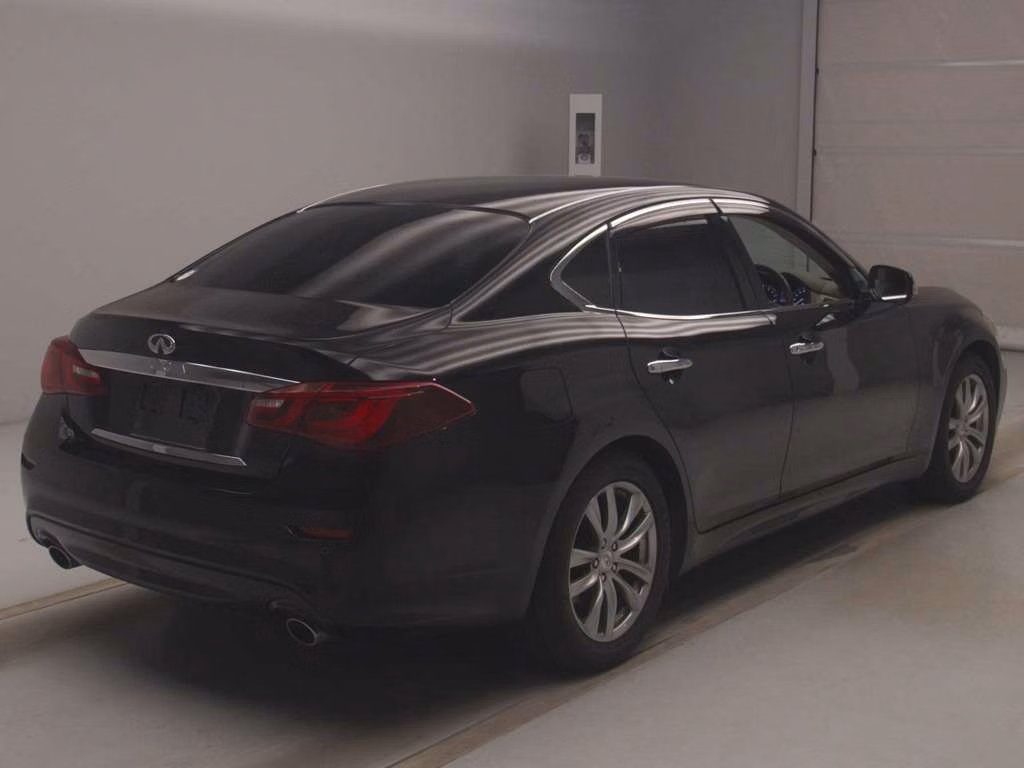 NISSAN FUGA