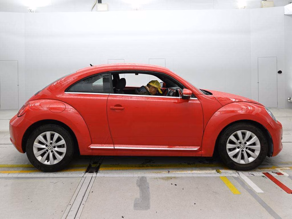 VOLKSWAGEN BEETLE
