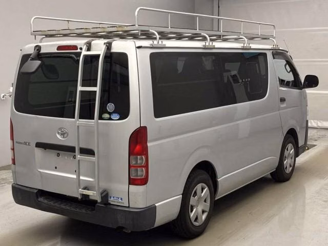 TOYOTA REGIUS ACE